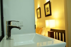 Standard Room | Bathroom