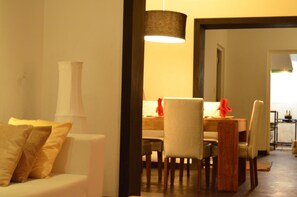 Deluxe Double Room | Living area | Flat-screen TV - Loversleap Cottage (Nuwara Eliya)