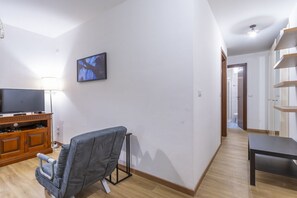 Flat-screen TV - GuestHost - Modern APT just 2 steps from the Ciclovia! x3 (Tarvisio)