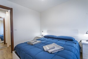 2 habitaciones, escritorio, tabla de planchar con plancha y wifi 