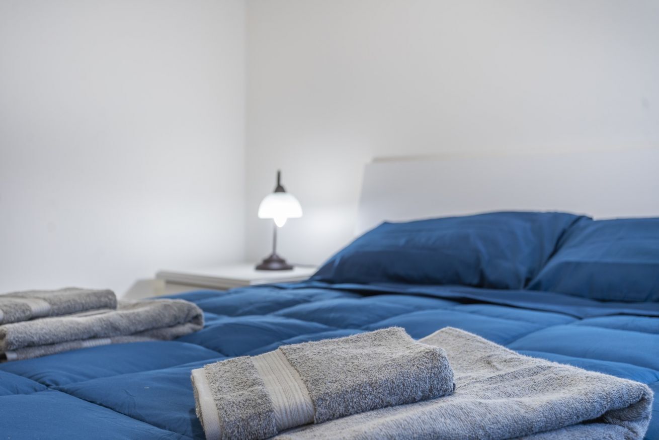 2 bedrooms, desk, iron/ironing board, WiFi