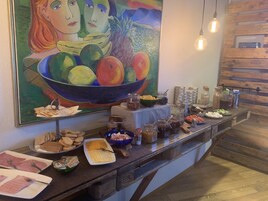 Free daily buffet breakfast