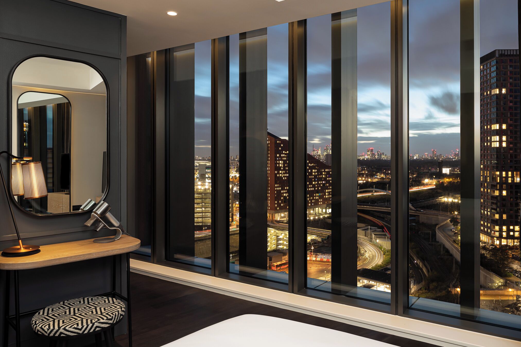 Deluxe Suite (Gantry) | City view