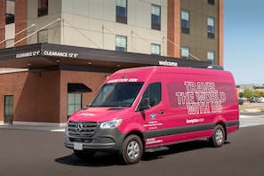 Exterior - Hampton Inn Boston Logan Airport Chelsea (Chelsea)