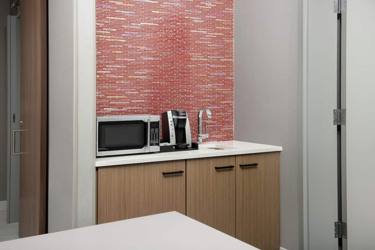 in-room safe, desk, laptop workspace, blackout curtains