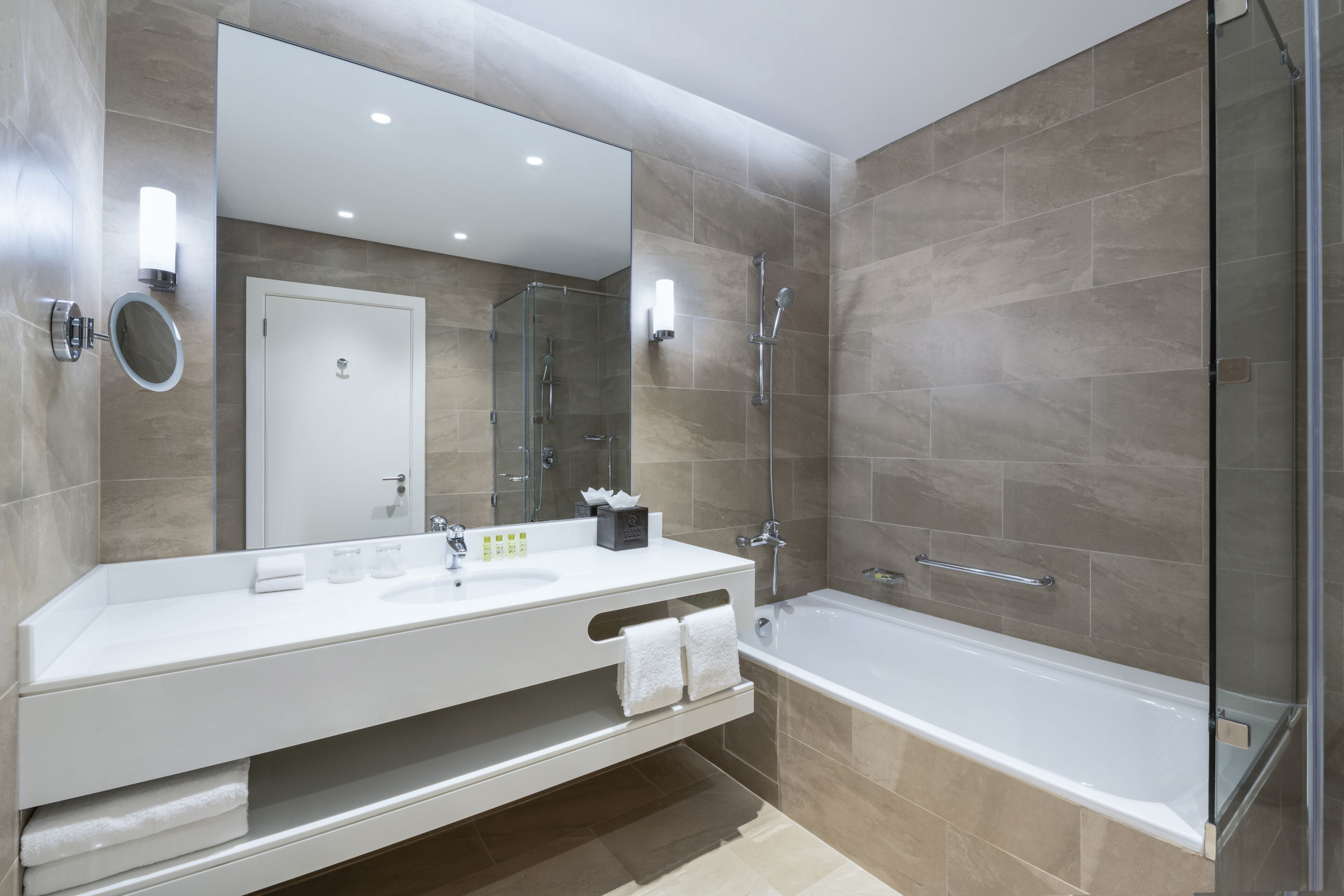 suite, 1 bedroom (horizon) | bathroom | free toiletries, hair dryer, slippers, bidet