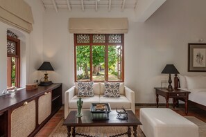 Deluxe Room, Garden View | Premium bedding, free minibar items, in-room safe - Uga Riva Negombo (Kochchikade)