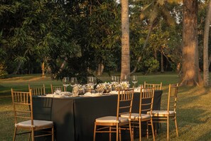 Outdoor dining - Uga Riva Negombo (Kochchikade)