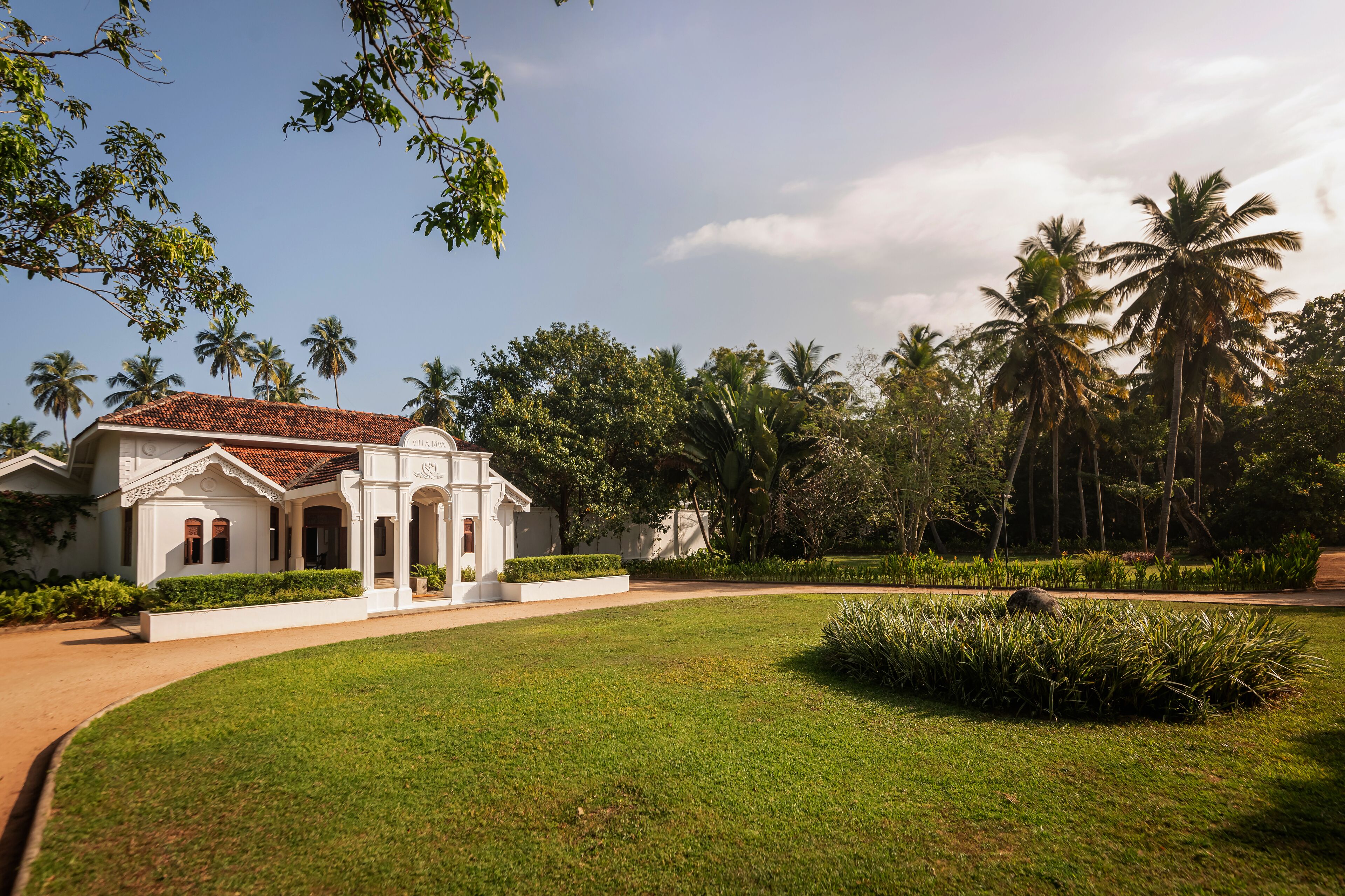 المنشأة من الخارج