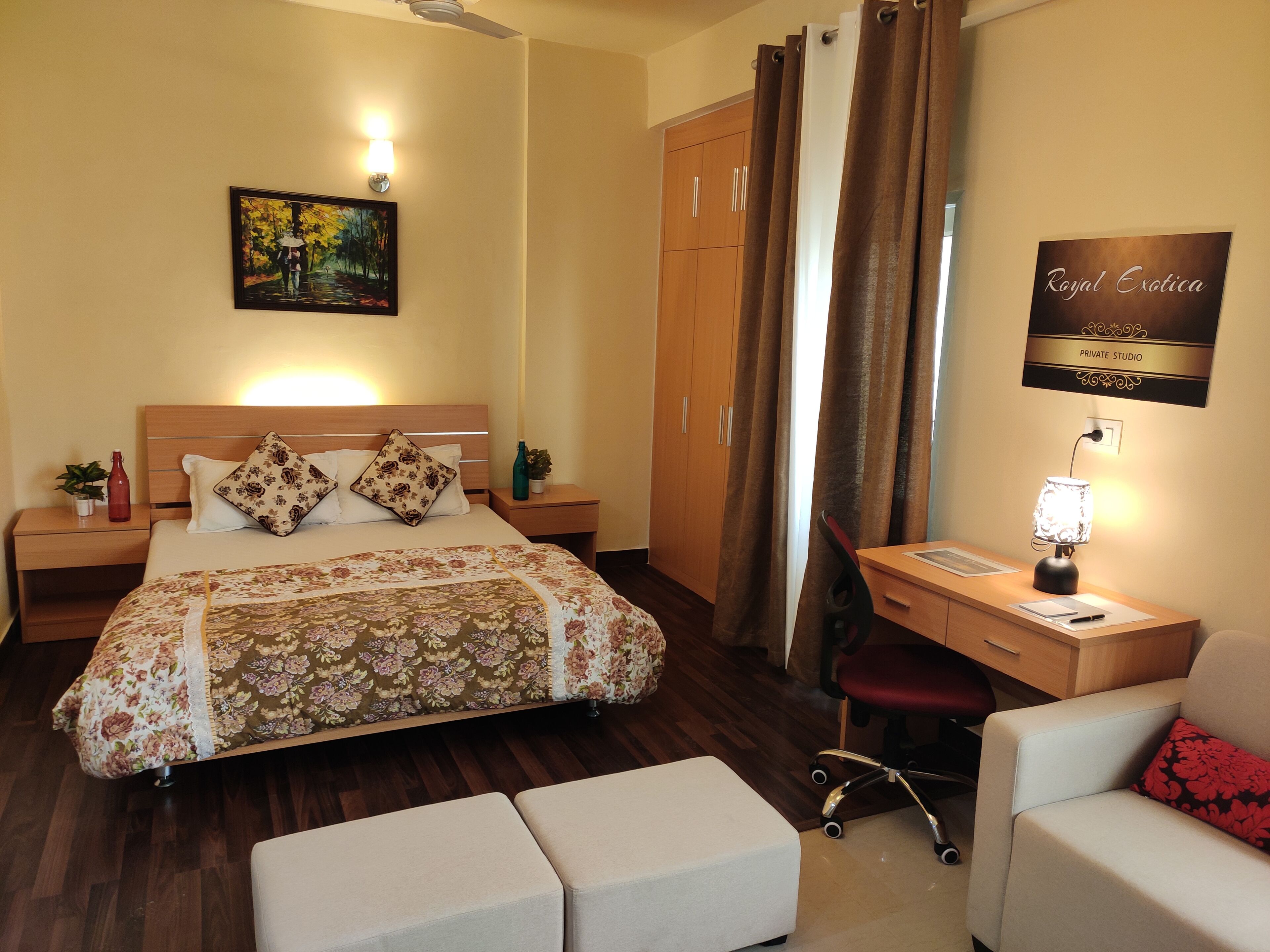 客房内保险箱、熨斗/熨衣板、床单