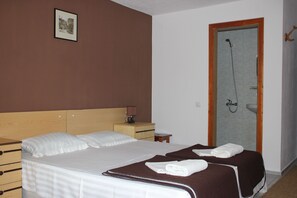 8 Schlafzimmer, WLAN, Bettwäsche