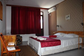 8 bedrooms, WiFi, bed sheets - Holiday house Yankov's House (Sozopol)