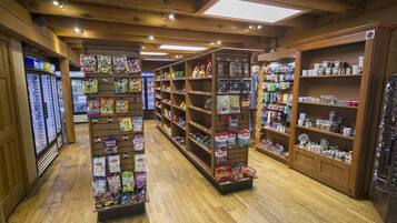 Cottage, 4 Bedrooms | Interior