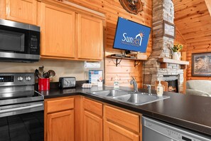 Cottage, 4 Bedrooms | Private kitchen - Ozarks Oasis 4 Bedroom Cabin by RedAwning (Branson)