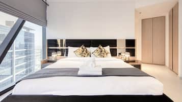 Deluxe Apartment, 3 Bedrooms (2504) | 3 bedrooms, in-room safe, blackout drapes, iron/ironing board