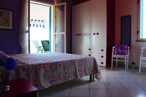 3 bedrooms, bed sheets