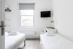 1 chambre, literie fournie