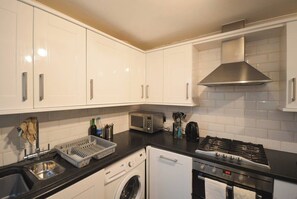 Private kitchen - Charming 1 Bedroom Home in St George (Bristol)