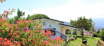 Villa Faro with fragrant garden and unforgettable panoramic view! 350m