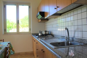 Fridge, oven, stovetop, coffee/tea maker - Villa Faro with a garden with a breathtaking view! 350m from the sea (RICADI)