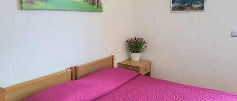 2 bedrooms