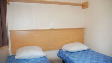 2 bedrooms, individually decorated, individually furnished, desk