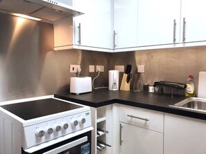 Tủ lạnh, lò vi sóng, lò nướng, bếp nấu 