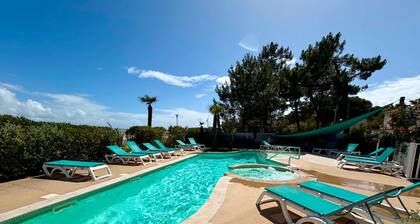Apartment for 4 with terrace, garden, pool and beach access - Pets allowed