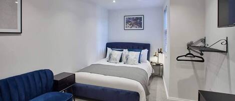 2 slaapkamers, een strijkplank/strijkijzer, gratis wifi, beddengoed
