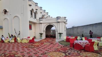 Espace banquet en plein air