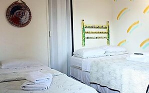Quarto duplo externo | Frigobar, Wi-Fi de cortesia