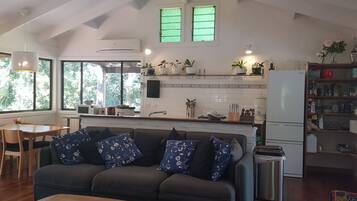 House (1 Bedroom) | Interior