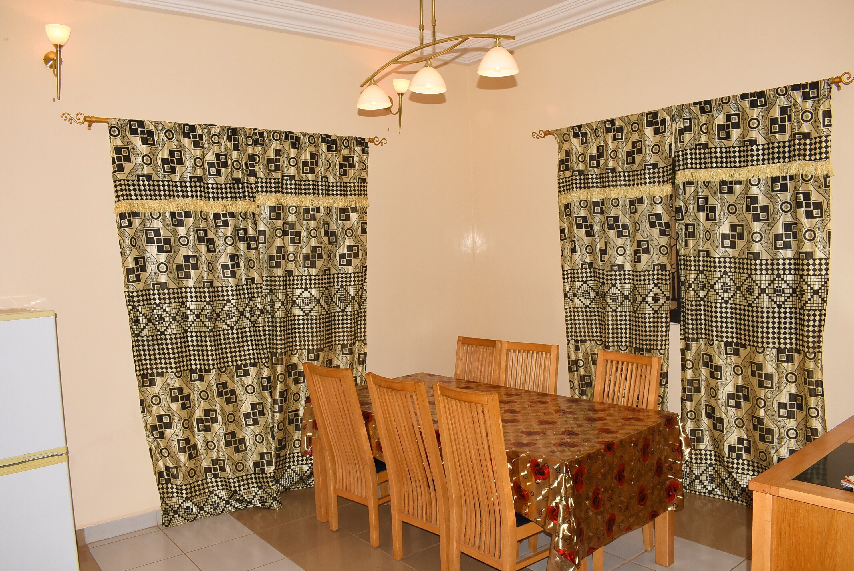 Daily full breakfast (USD 10 per person)