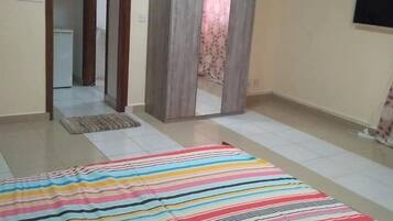 Apartamento clásico | Sábanas de algodón egipcio y ropa de cama de alta calidad