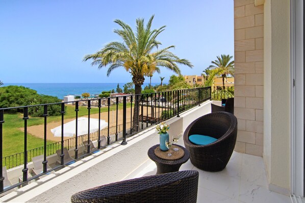 Property grounds - Villa Oceania - Beachfront (Protaras)