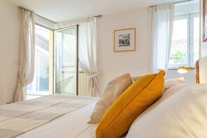 3 chambres, fer et planche à repasser, Wi-Fi, draps fournis