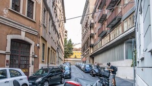 A narrow urban street lined with parked cars and buildings. - Precious Room with Private bathroom ★Prussian Blue ★Free Wifi (Trieste)