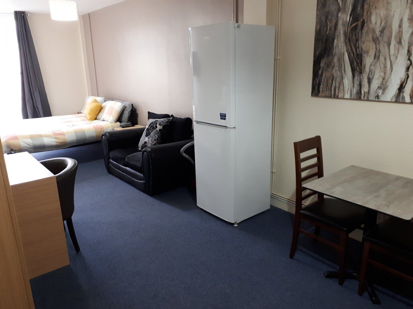 Luxury Studio | Desk, blackout curtains, iron/ironing board, free WiFi