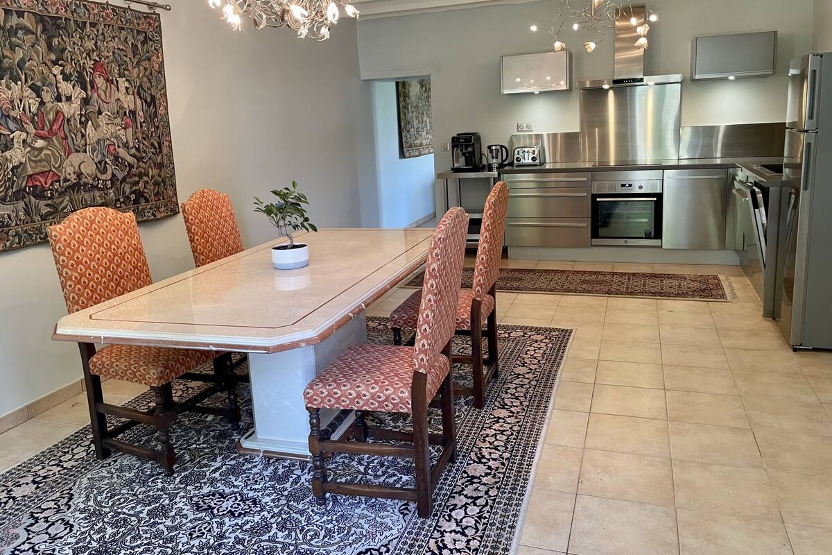 Cottage Mewah, kamar mandi pribadi, pemandangan kebun anggur (Tapestry Gite) | Dapur bersama