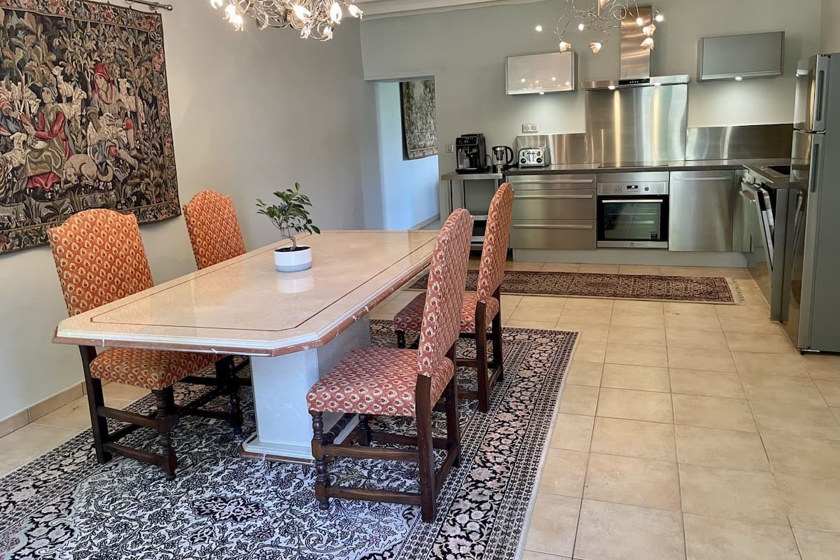 Lyxstuga - privat badrum - utsikt mot vingÄrd (Tapestry Gite) | Delat kök