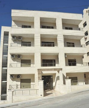 Apartment | Bahagian luar