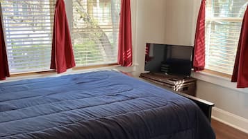 2 bedrooms, iron/ironing board, travel crib, free WiFi