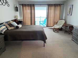 2 bedrooms, iron/ironing board, WiFi - Bayfront Escape: 2-Bedroom Condo with Spectacular Bay Views in Ocean City, NJ! (Ocean City)