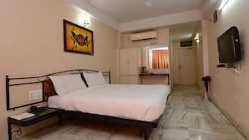 Executive Room, 1 King Bed | Free WiFi