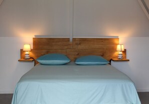 2 habitaciones, tabla de planchar con plancha, wifi y ropa de cama 