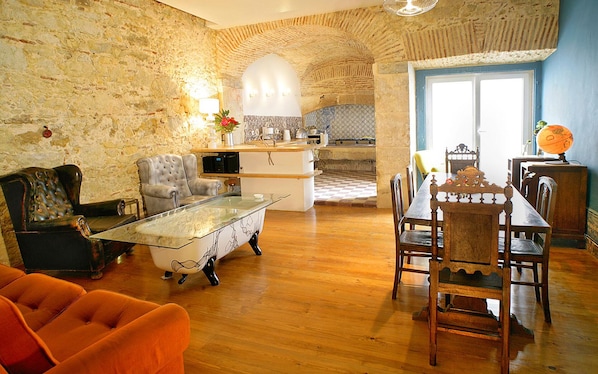 Fridge, microwave, oven, stovetop - Lisbon Calling (Lisbon)