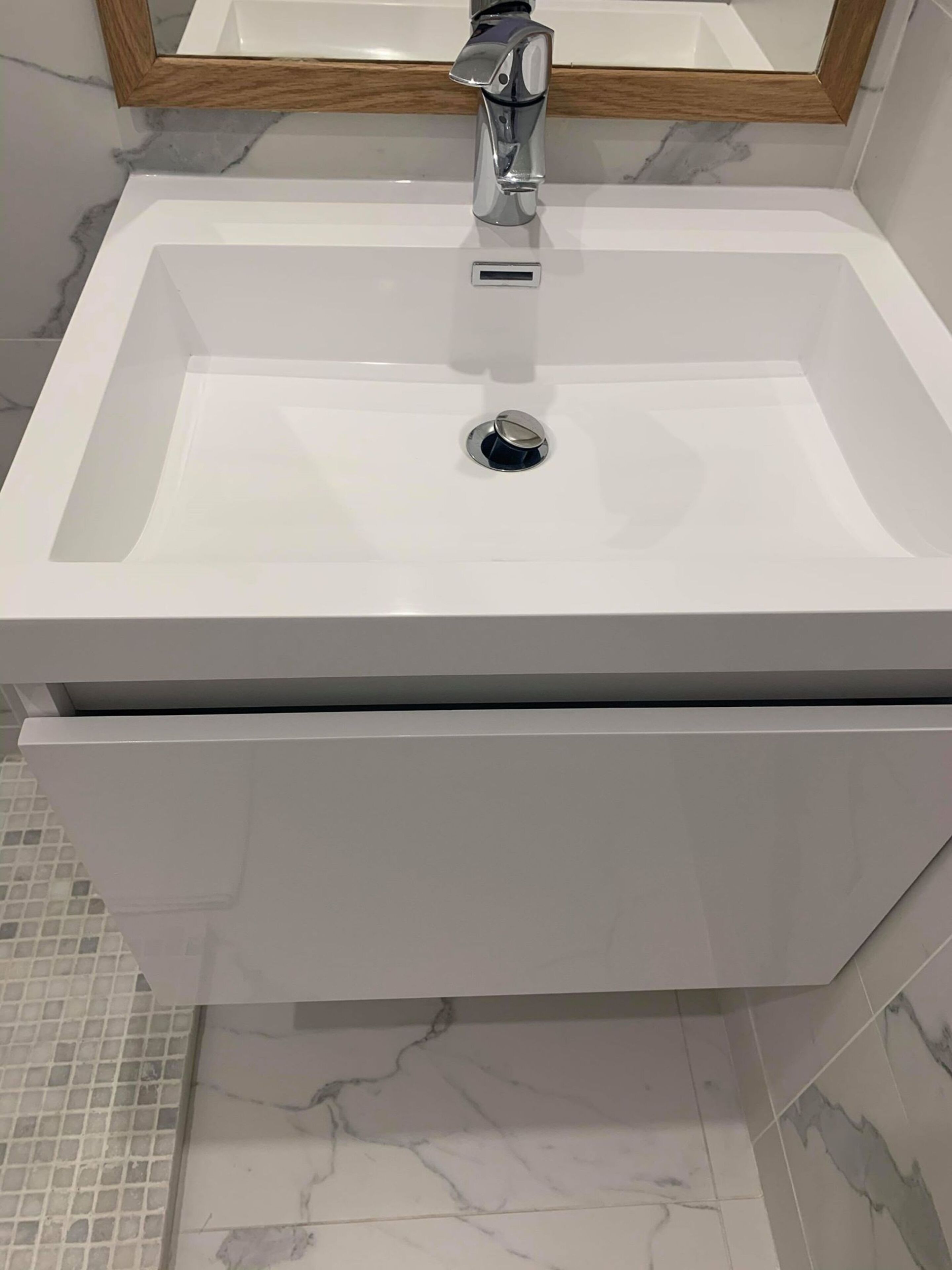 Bathroom sink