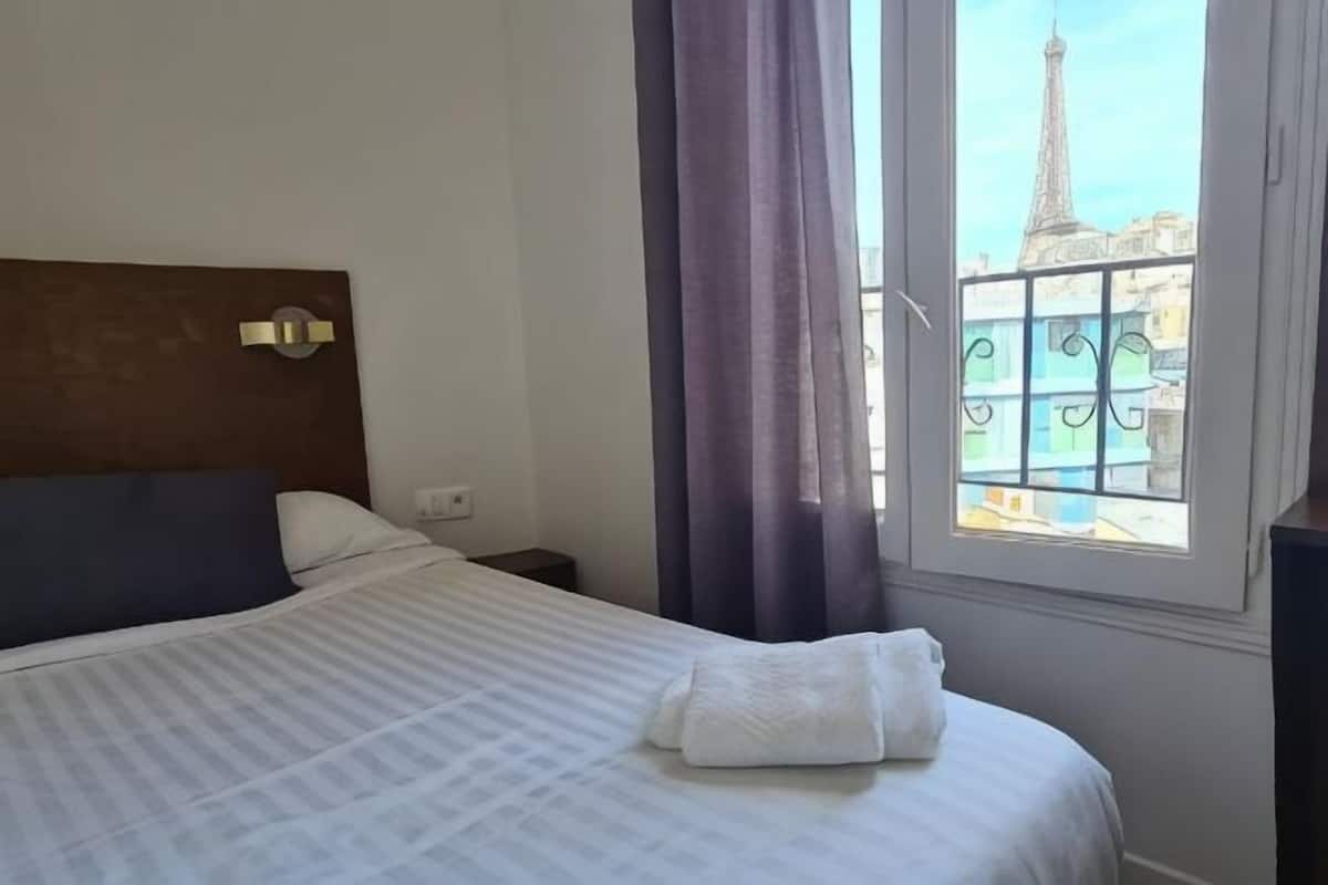 Cunas, wifi gratis y ropa de cama