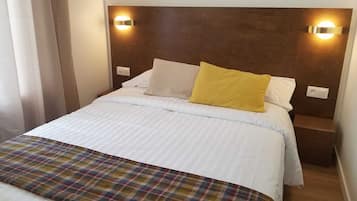 Standard Double Room | Cribs/infant beds, free WiFi, bed sheets