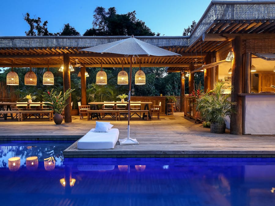 Bar à beira da piscina